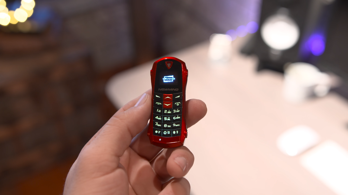 Самый маленький мобильный телефон в мире! (3)
